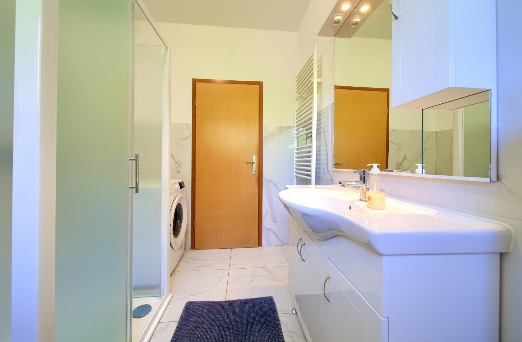 Bazina - Airconditioning, Parking, 500m From The Appartamento Krk Town