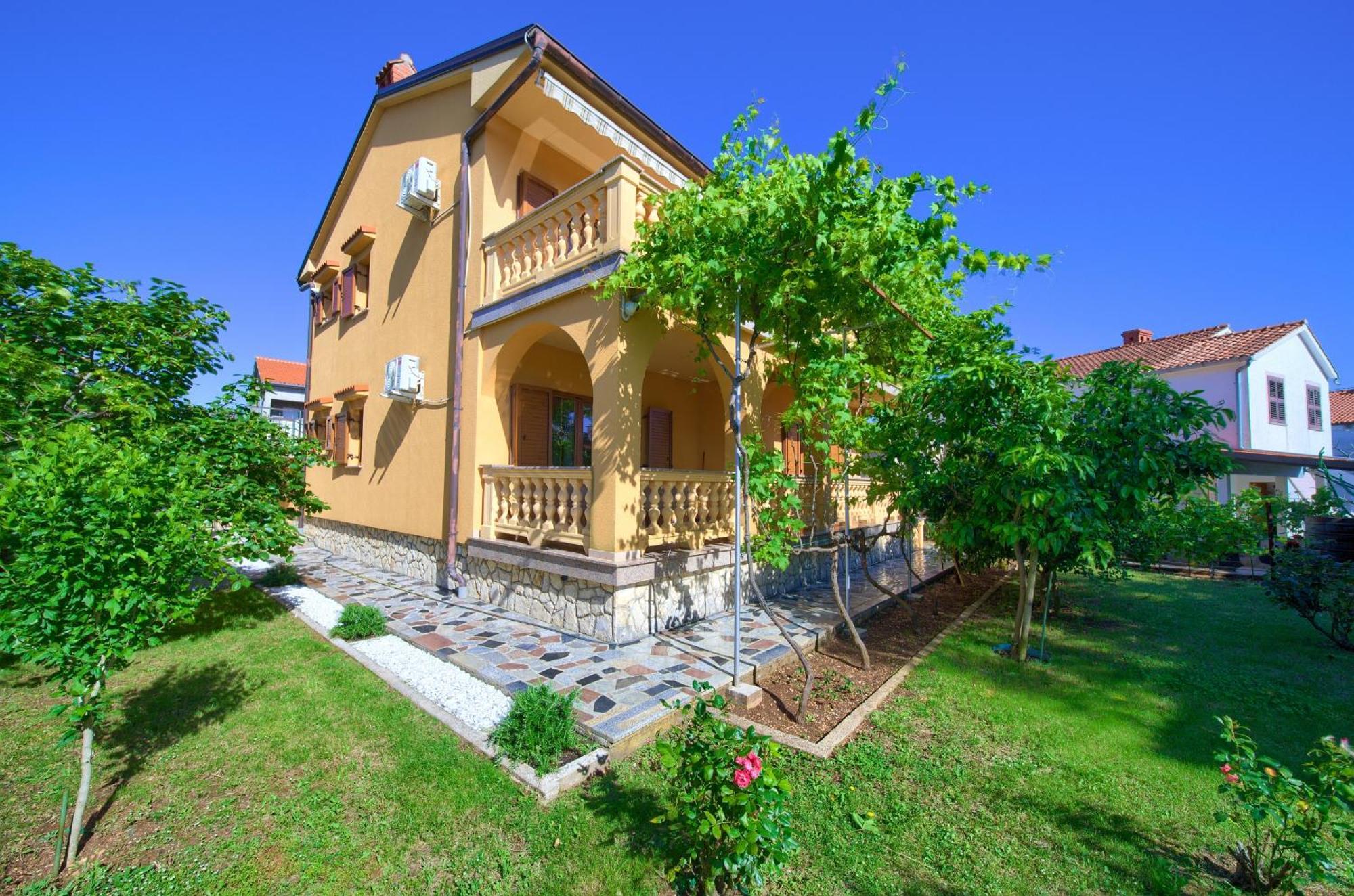 Appartamento Bazina - Airconditioning, Parking, 500m From The Krk Town